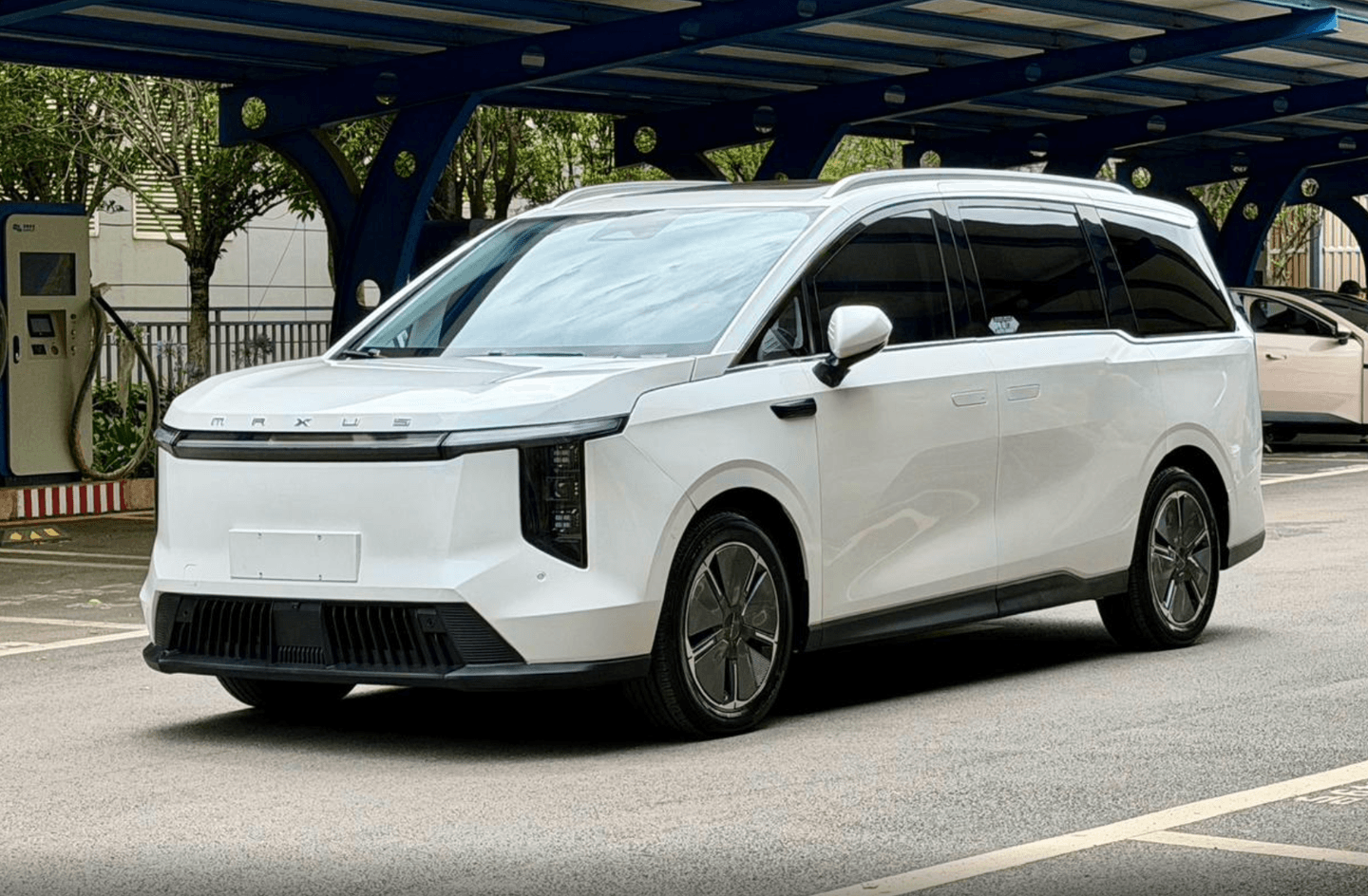 MAXUS MIFA 7 EV